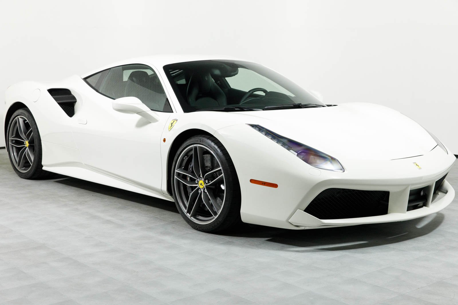 Pre Owned 2016 Ferrari 488 Gtb 2dr Car In Rancho Mirage